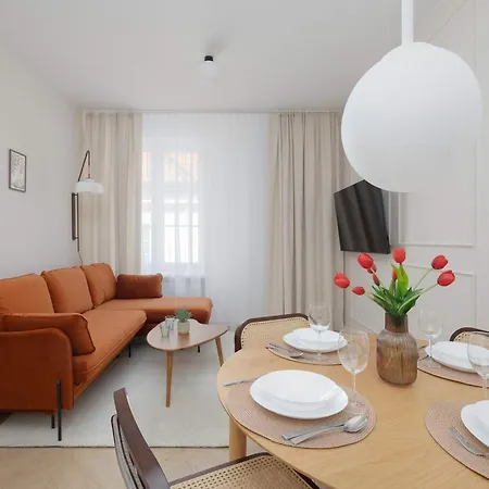 Elegant In Center By The Market By Renters Apartamento Varsóvia
