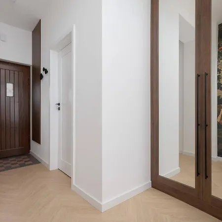 Apartamento Elegant In Center By The Market By Renters Varsóvia